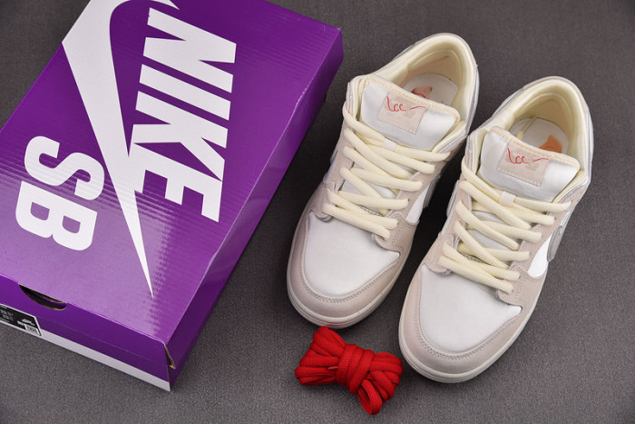 Nike SB Dunk Low Valentine