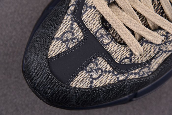 GUI SNEAKER