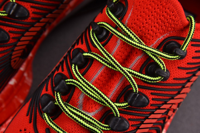 GUI SNEAKER