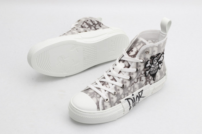 D10R SNEAKER