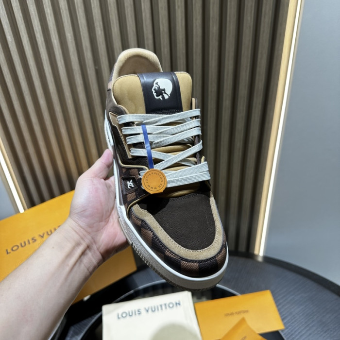 L0VT SNEAKER