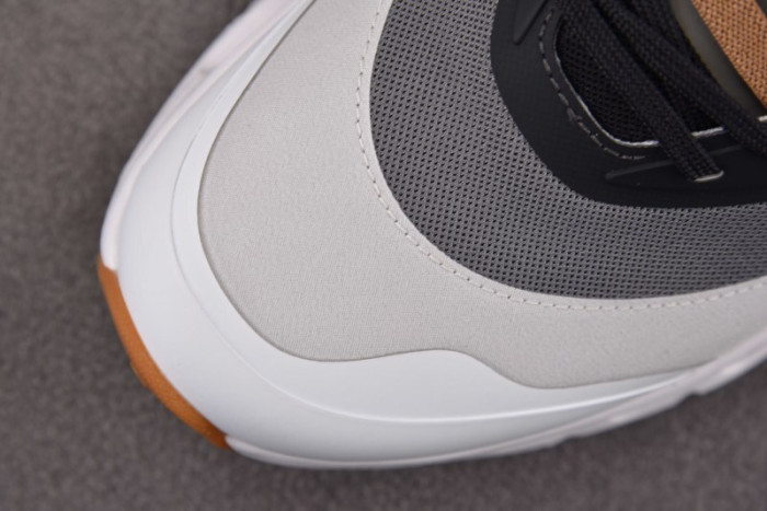 l01w1 SNEAKER