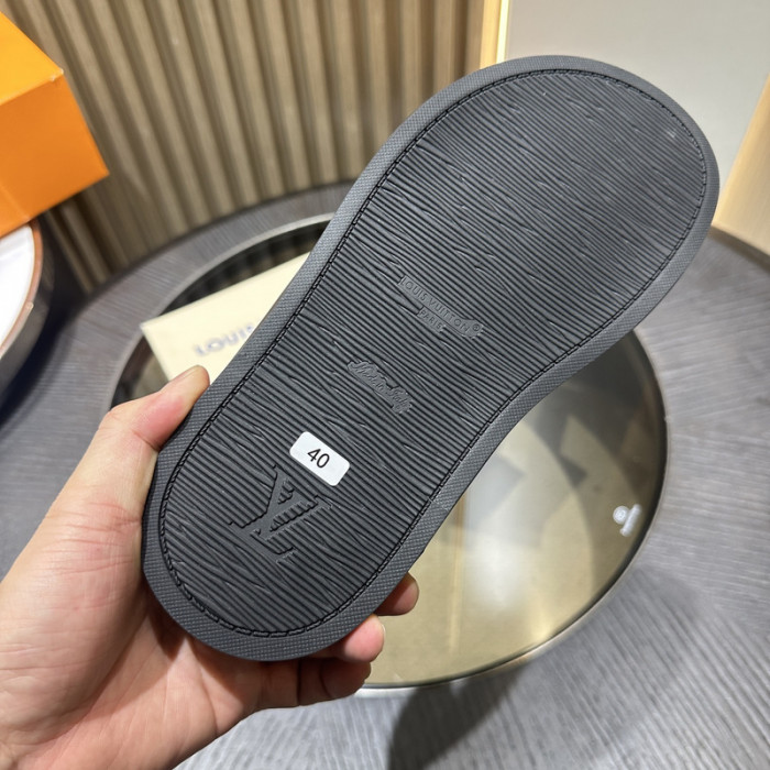 L0VT SANDAL