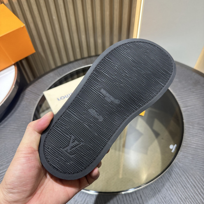 L0VT SANDAL