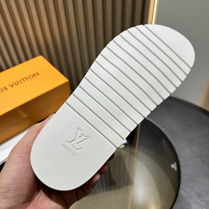 L0VT SANDAL
