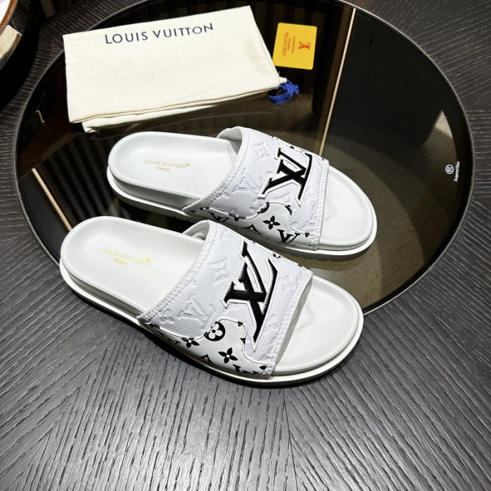 L0VT SANDAL