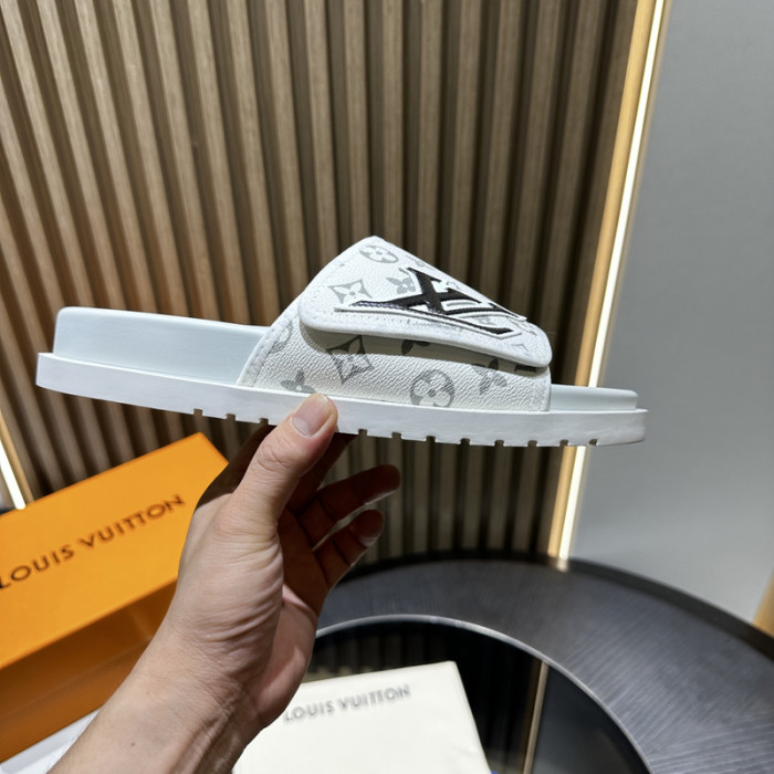L0VT SANDAL