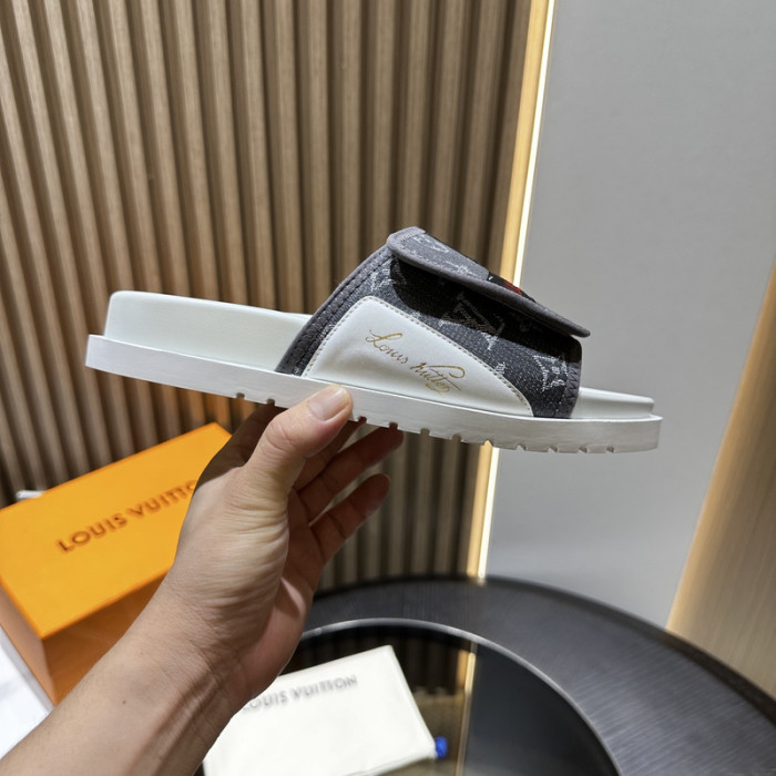 L0VT SANDAL