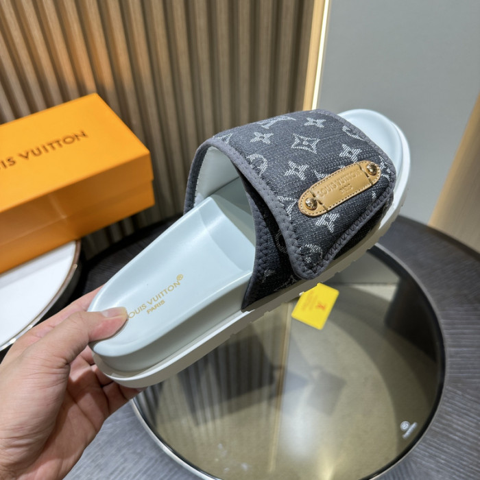 L0VT SANDAL