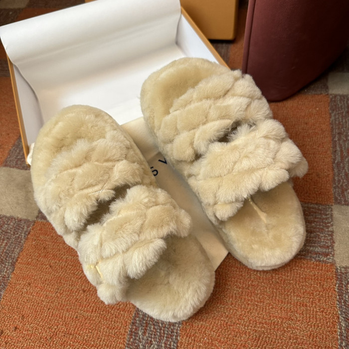 L0VT SANDAL