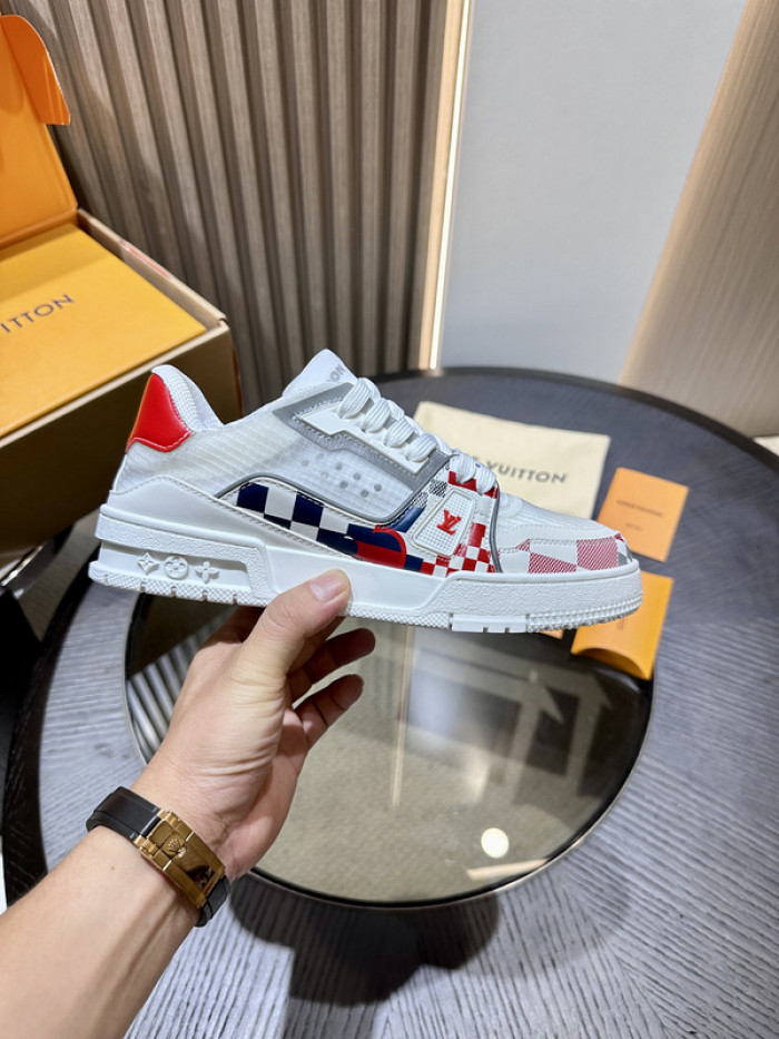 L0VT SNEAKER