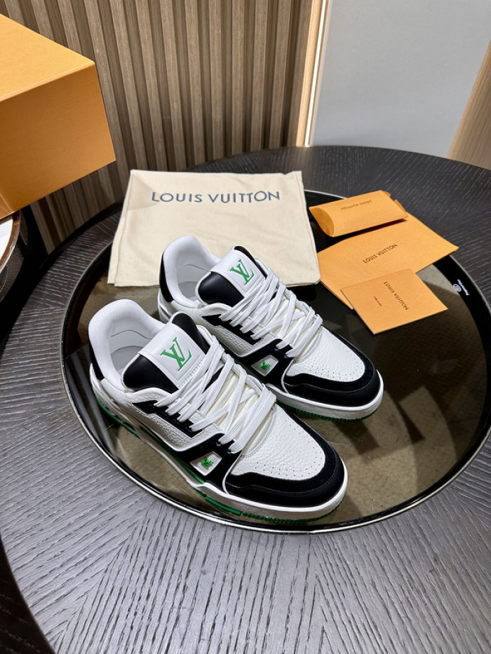 L0VT SNEAKER