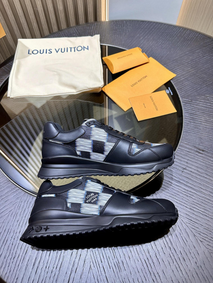 L0VT SNEAKER