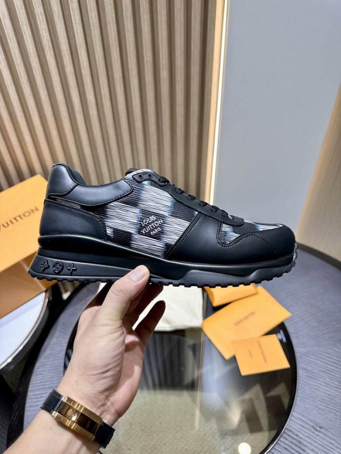 L0VT SNEAKER