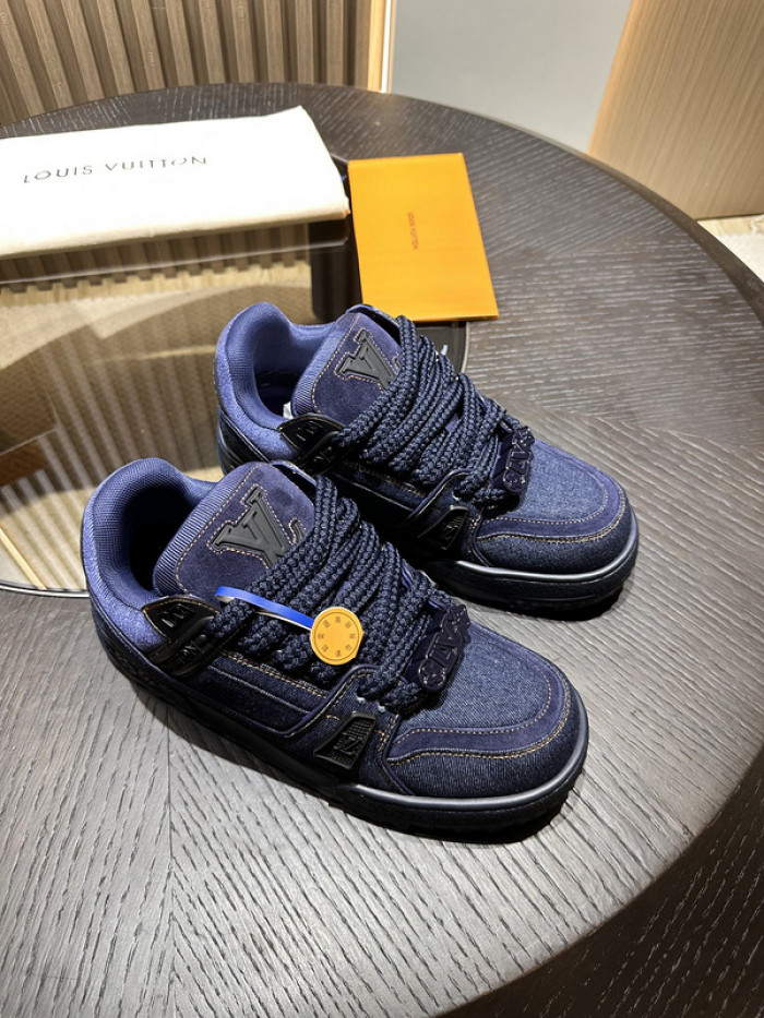 L0VT SNEAKER