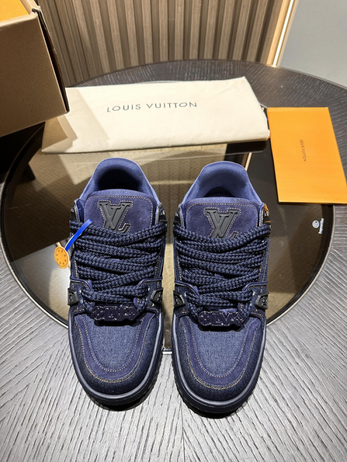 L0VT SNEAKER