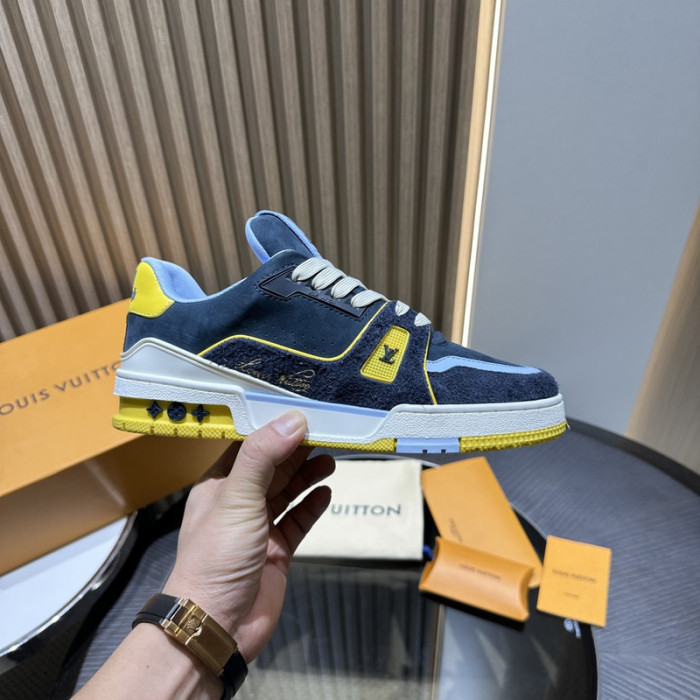 L0VT SNEAKER