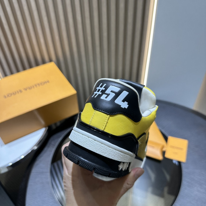 L0VT SNEAKER