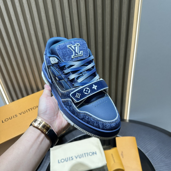 L0VT SNEAKER