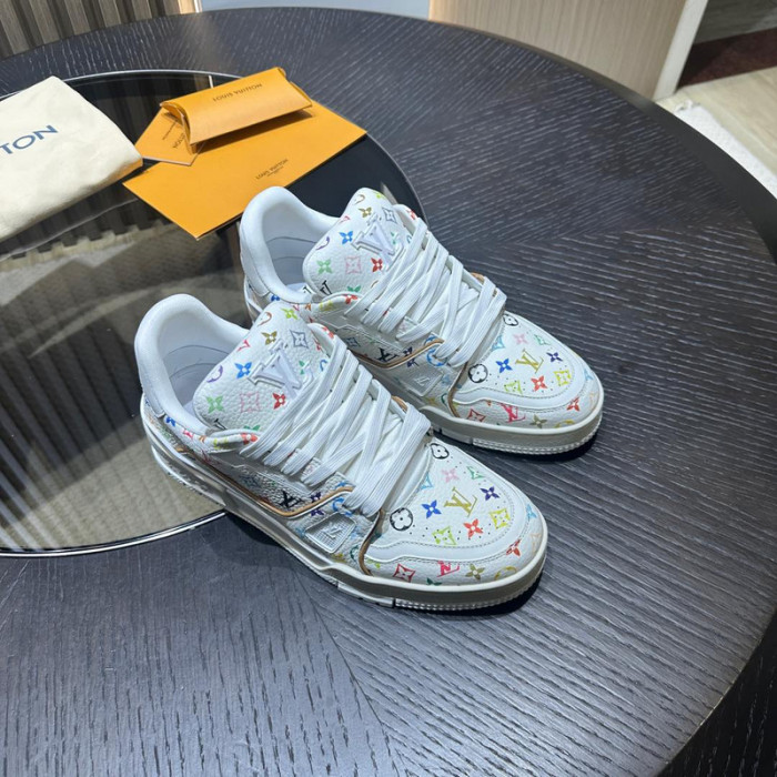 L0VT SNEAKER