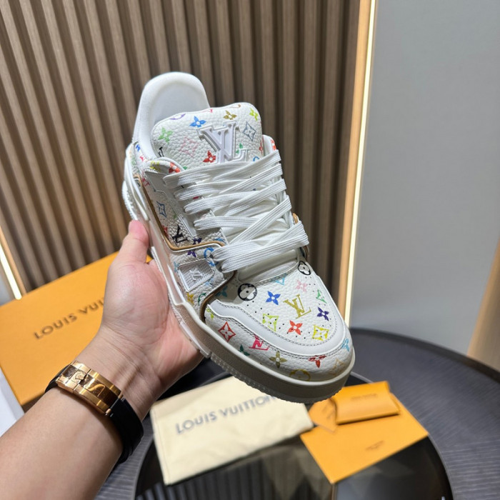 L0VT SNEAKER
