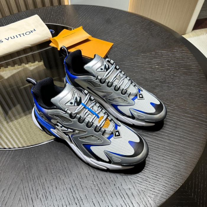 L0VT SNEAKER