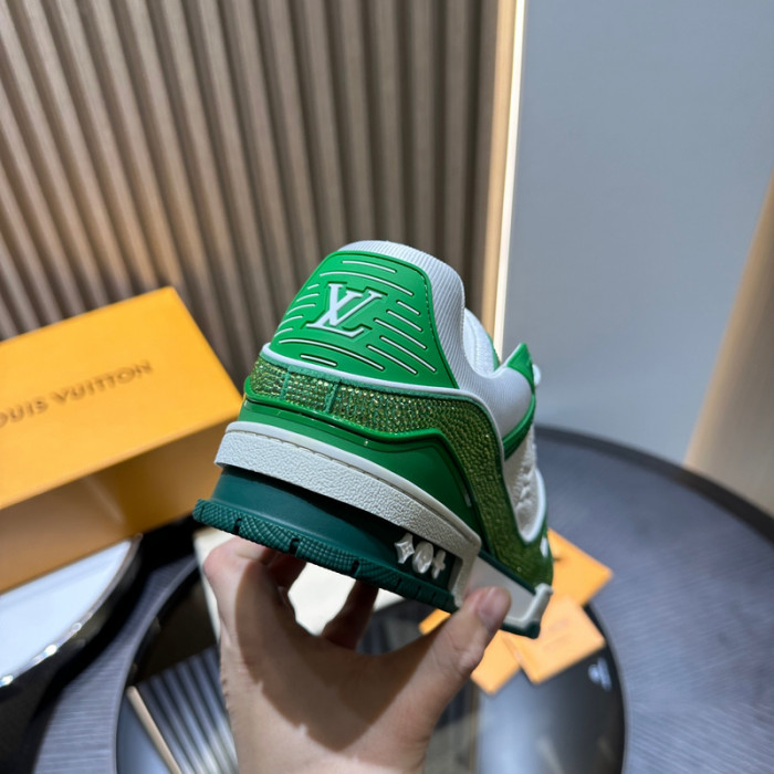 L0VT SNEAKER