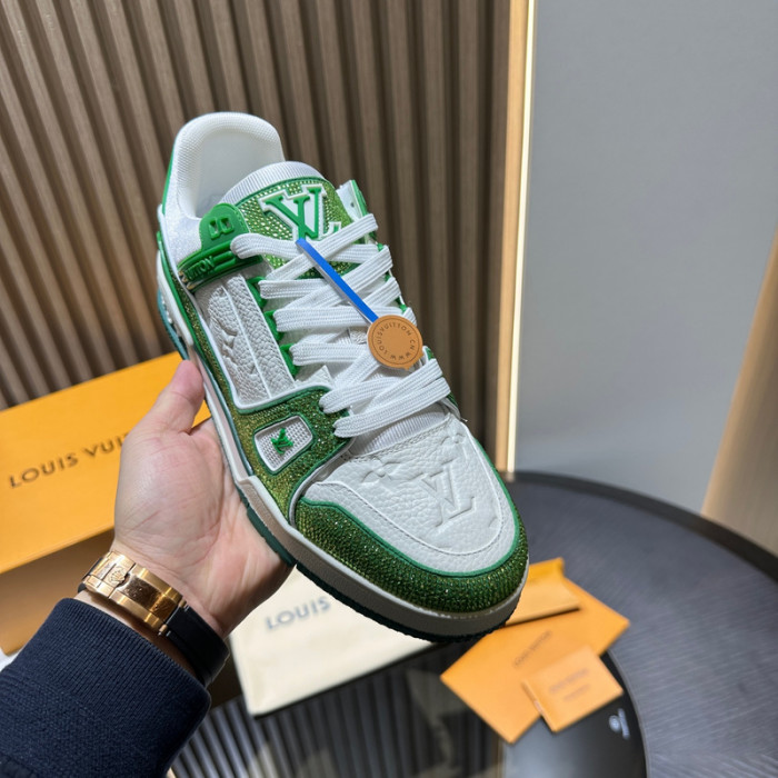 L0VT SNEAKER