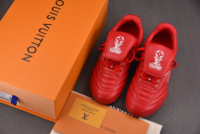 L0VT SNEAKER
