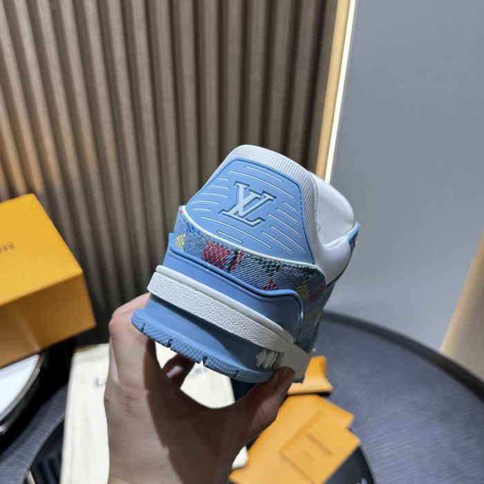 L0VT SNEAKER