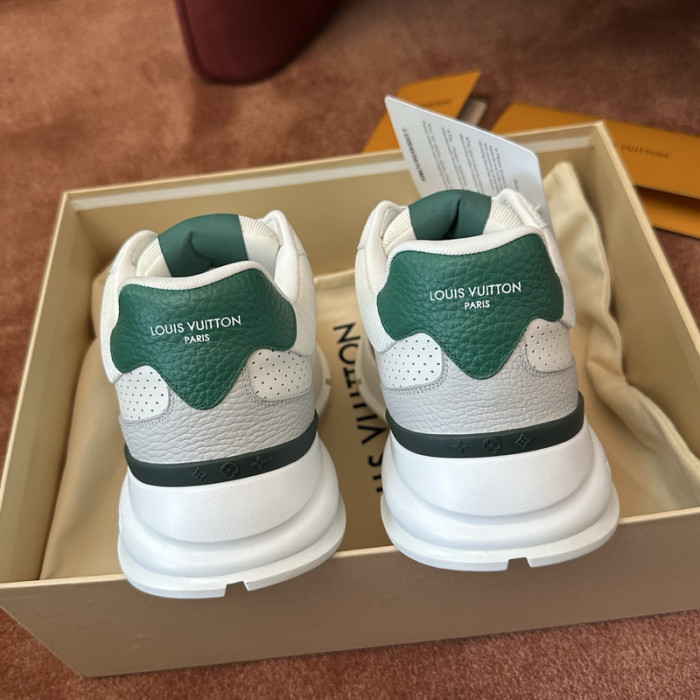 L0VT SNEAKER