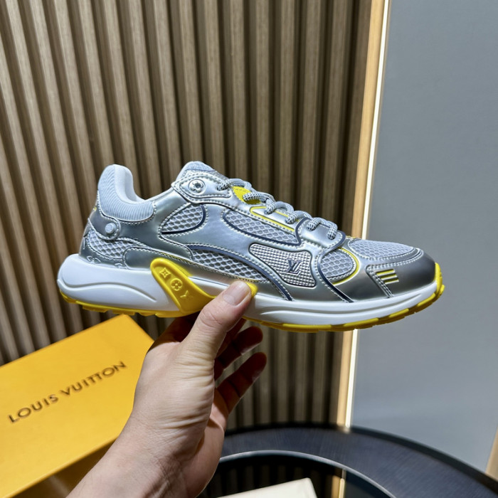 L0VT SNEAKER