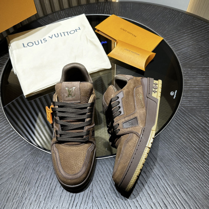 L0VT SNEAKER