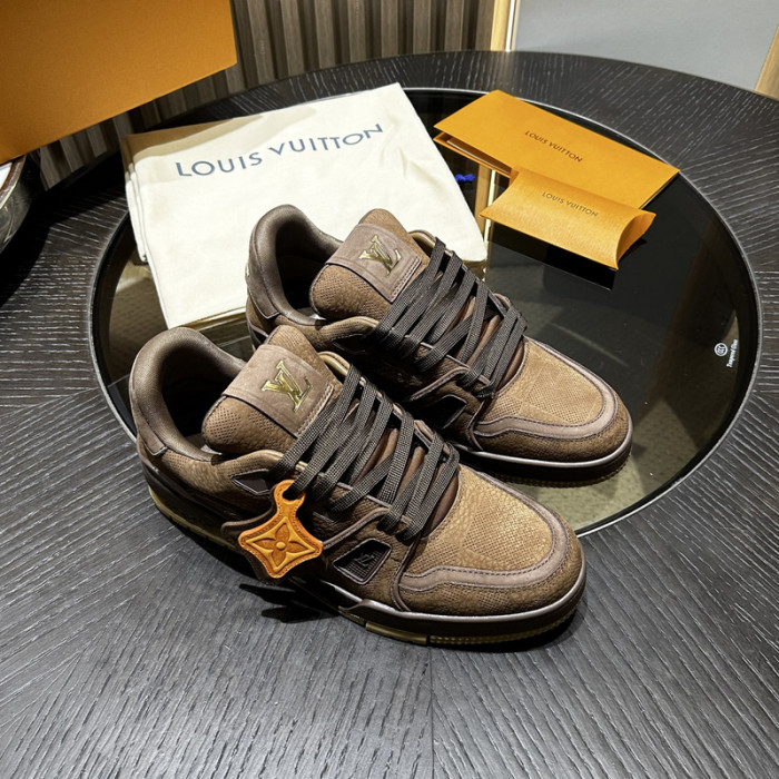 L0VT SNEAKER