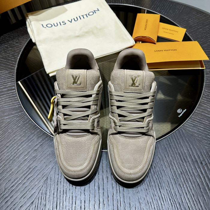 L0VT SNEAKER