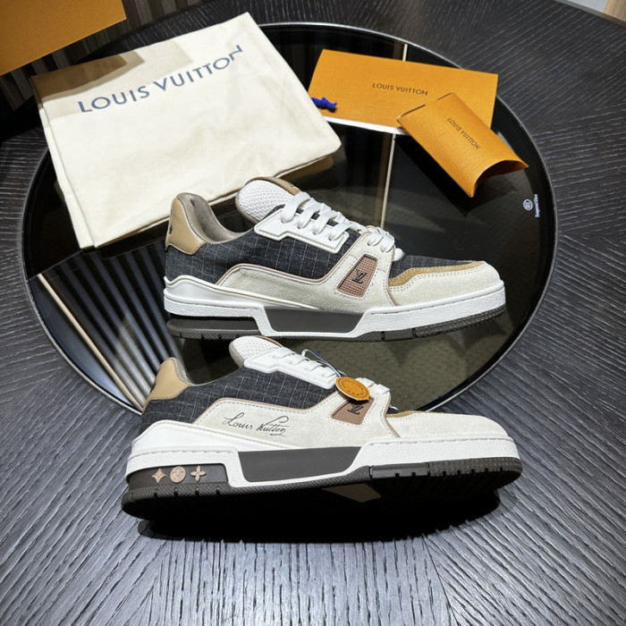 L0VT SNEAKER
