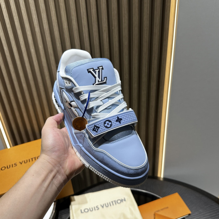 L0VT SNEAKER
