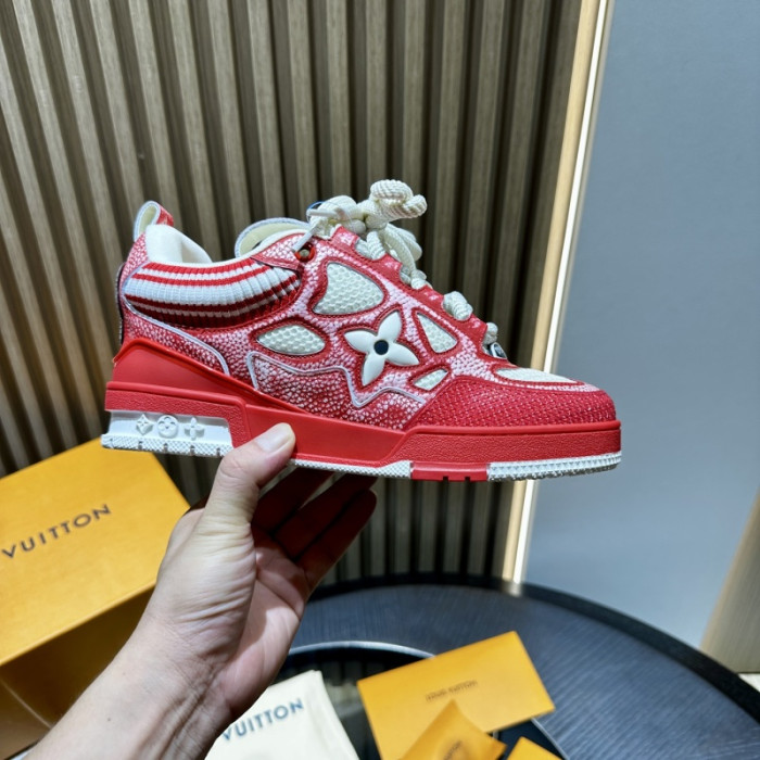 L0VT SNEAKER