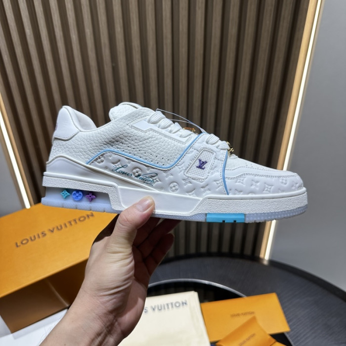 L0VT SNEAKER