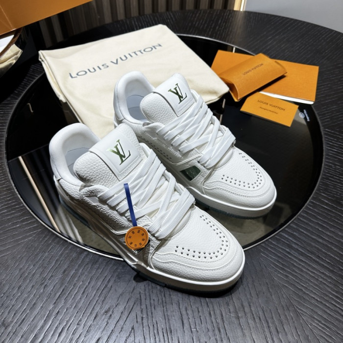 L0VT SNEAKER