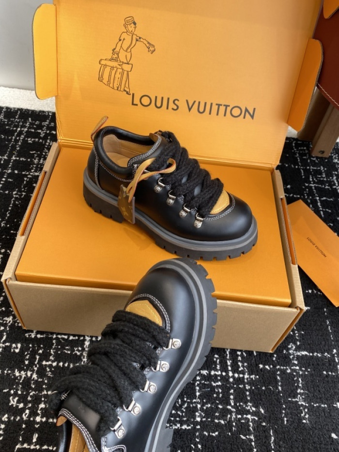 L0VT SNEAKER