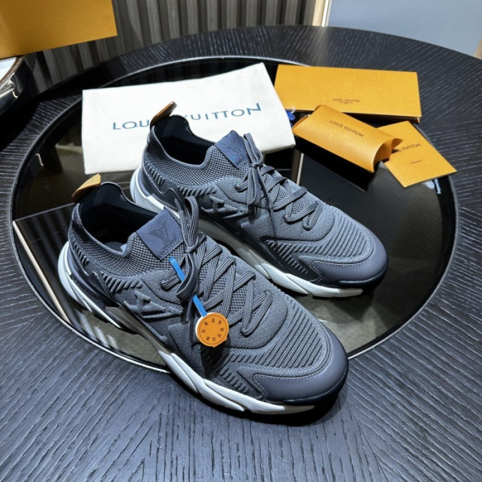 L0VT SNEAKER