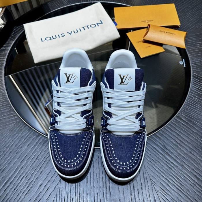 L0VT SNEAKER