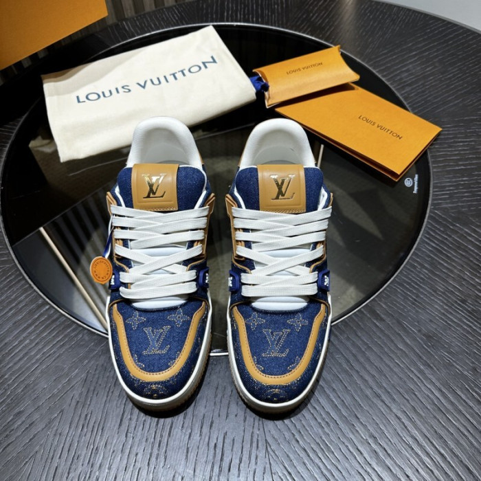 L0VT SNEAKER