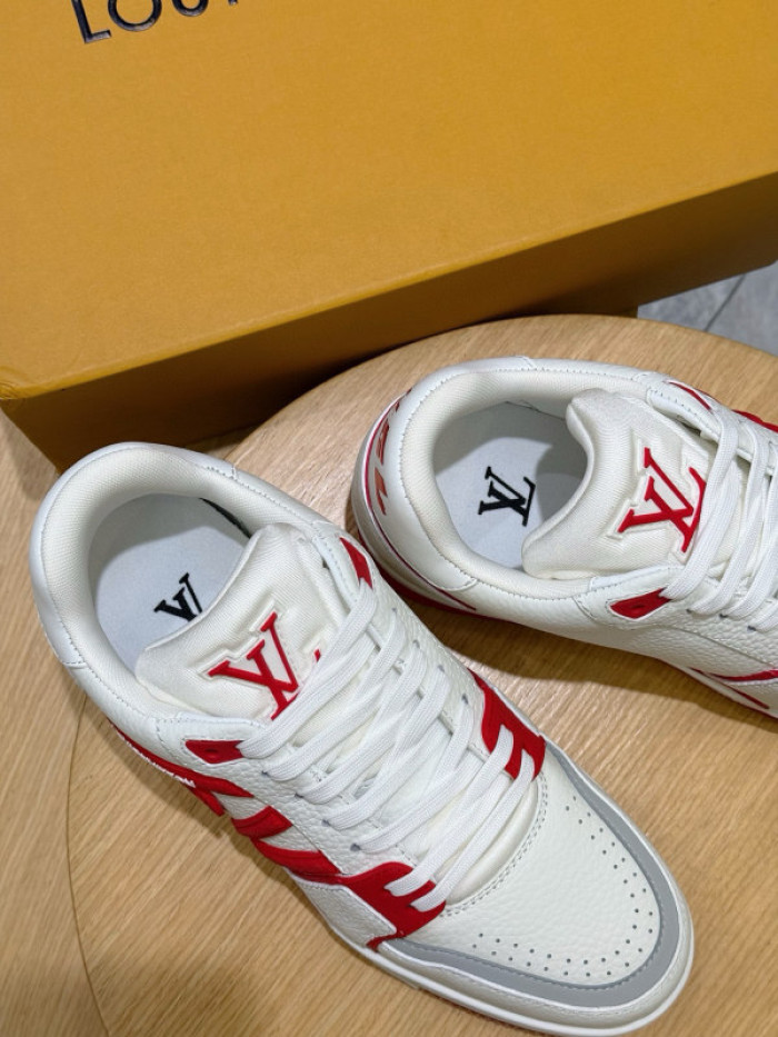 L0VT SNEAKER