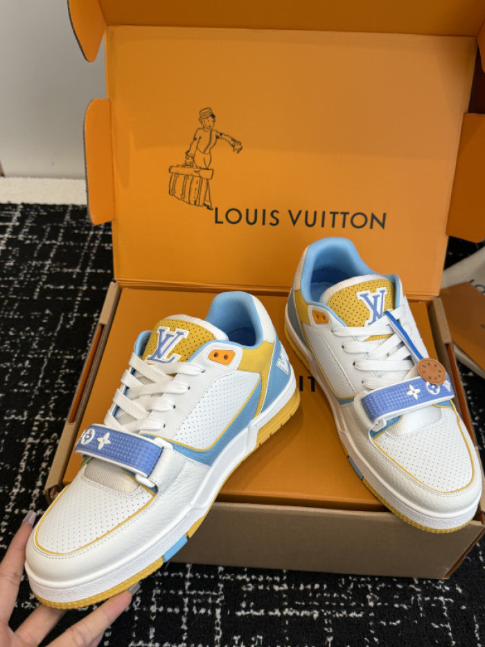L0VT SNEAKER