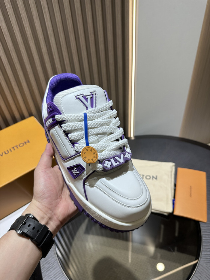 L0VT SNEAKER
