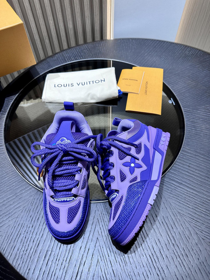 L0VT SNEAKER