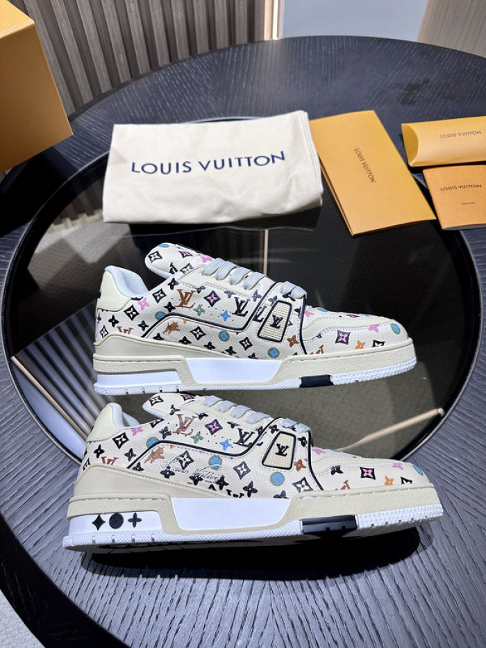 L0VT SNEAKER