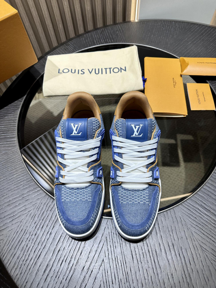 L0VT SNEAKER